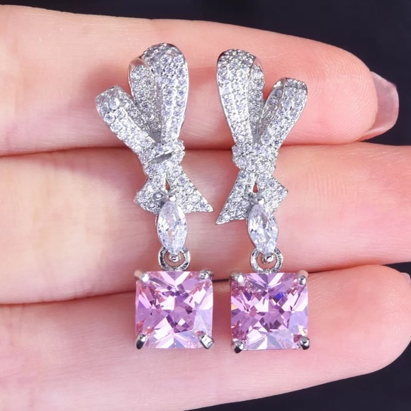Jewelry - NEW Pink Bow Square Drop Luxury